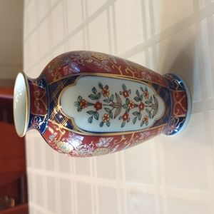 Vintage Japanese Gold Imari Vase